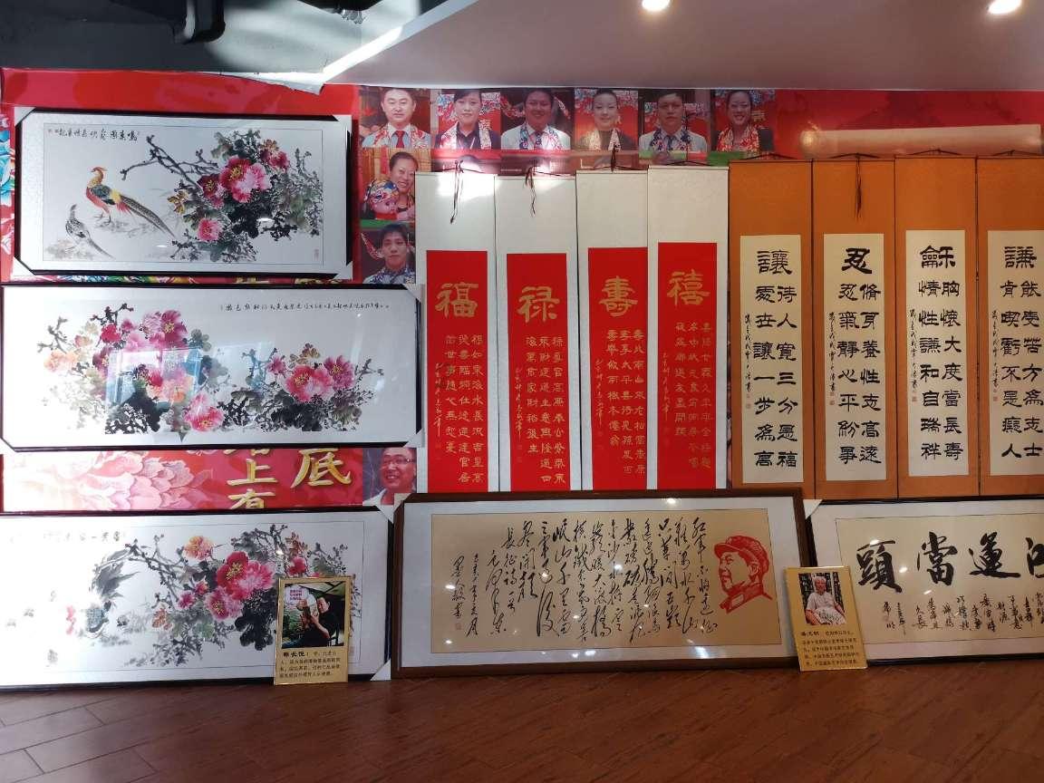 我想写校园的爱情小说，请帮我取10个名字。